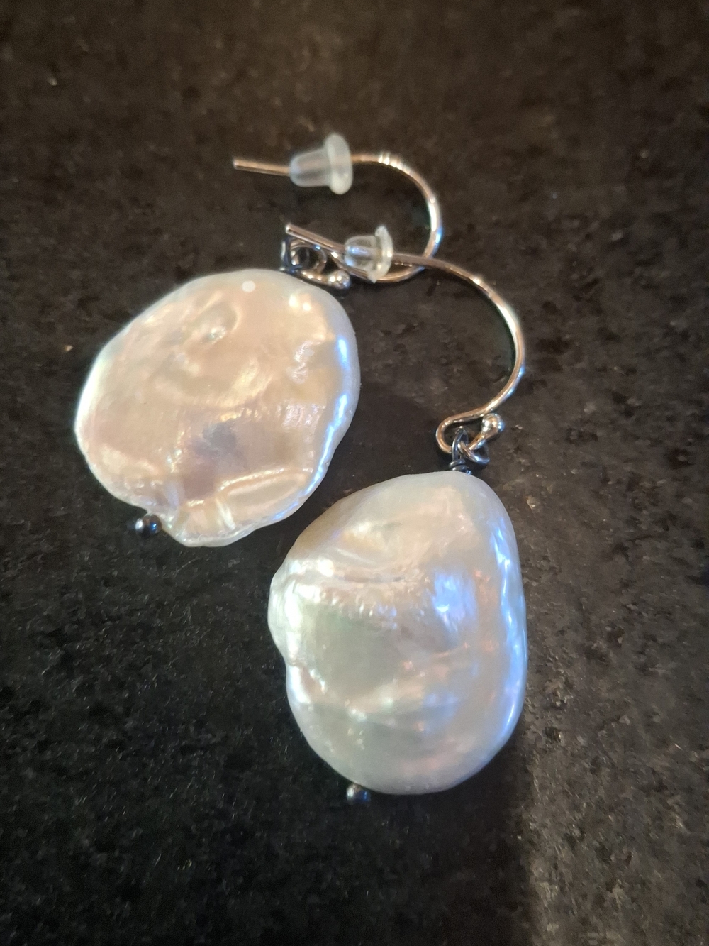Classic White Pearl Necklace with Gold Accents - Picture 4 of 8